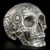 Totenkopf - Tribal Skull Silberfarben Mittel 1 Totenkopf - Tribal Skull Silberfarben Mittel -FIGUREN Verkäufe 13671 0 totenkopf tribal silber 1280x1280