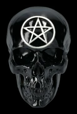 NEMESIS NOW Totenkopf Mit Pentagramm - Black Magic -FIGUREN Verkäufe 2D FS24632 Totenkopf Pentagramm Black Magic 7 1280x1280