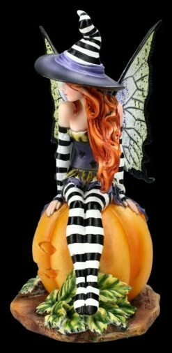 Elfen Figur Mit Kürbis - Bewitching By Amy Brown -FIGUREN Verkäufe 2D FS25138 Elfen Figur mit K rbis Bewitching by AMy Brown 3 1280x1280