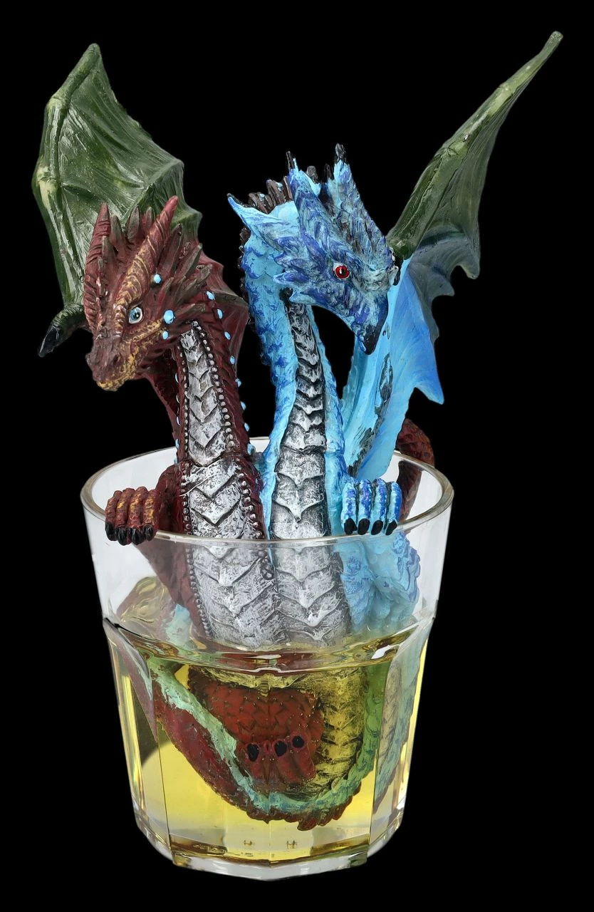 Drachenfigur Cocktail - Gin And Tonic 3 Drachenfigur Cocktail - Gin And Tonic