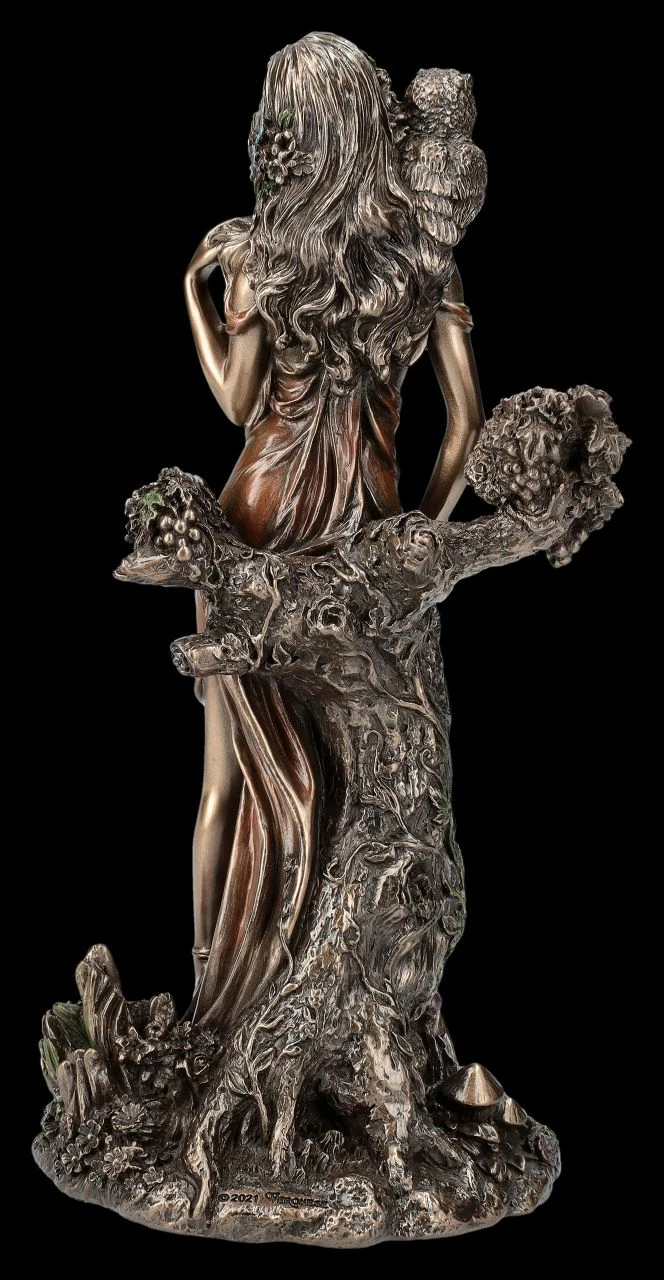 Blodeuwedd Figur - Aus Blumen Erschaffen 7 Blodeuwedd Figur - Aus Blumen Erschaffen – Bild 5