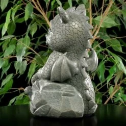 Gartenfigur - Drache Bohrt In Der Nase -FIGUREN Verkäufe 9366 1 gartenfigur 1 1280x1280