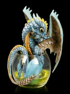Drachen Figur Im Whiskey Glas