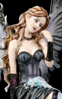 Elfen Figur Groß - Ruti Sitzend Mit Drache -FIGUREN Verkäufe Elfen Figur Ruti Sitzend Mit Drachen 5 1280x1280