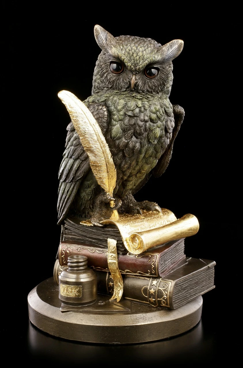 Eulen Figur Auf Büchern Mit Goldener Feder 5 Eulen Figur Auf Büchern Mit Goldener Feder – Bild 3