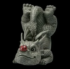 Gartenfigur - Drache Mit Marienkäfer Auf Der Nase 15 Gartenfigur - Drache Mit Marienkäfer Auf Der Nase -FIGUREN Verkäufe FS22608 Gartenfigur Drache mit Marienkaefer auf der Nase 2 1280x1280