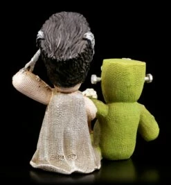 Pinheadz Voodoo Puppen Figur - Mad Stitch Love 12 Pinheadz Voodoo Puppen Figur - Mad Stitch Love -FIGUREN Verkäufe Puppen Figur Naeherin 3 1280x1280