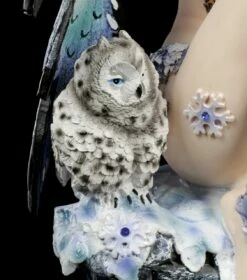 Winter Elfen Figur - Ciana Mit Schnee Eule 15 Winter Elfen Figur - Ciana Mit Schnee Eule -FIGUREN Verkäufe Winter Elfen Figur Ciana Mit Schnee Eule 6 1280x1280